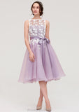 Bateau Sleeveless Organza Knee-Length A-line/Princess Bridesmaid Dresses With Sashes Lace Thea STKP0025358