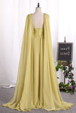 2024 Prom Dresses Flowing V-Neck Chiffon Column PNEQ8BKQ