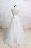 Elegant Ivory A Line Plunging Neckline Lace Appliqued Flowers Tulle Wedding Dresses