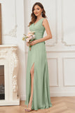 V-neck Sleeveless Chiffon Bridesmaid Dresses with Pockets